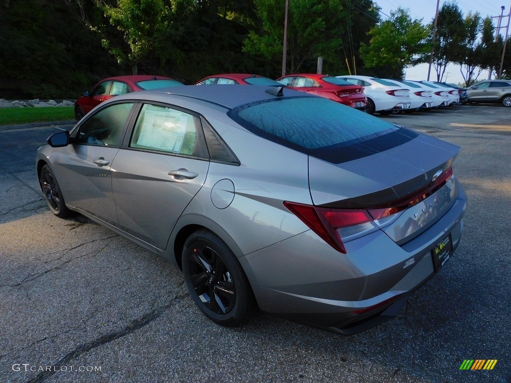 2022 Elantra SEL - Gray / Black photo #5