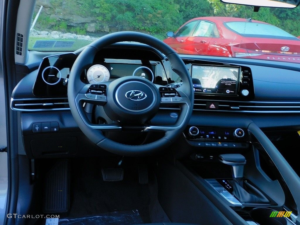 2022 Elantra SEL - Gray / Black photo #12