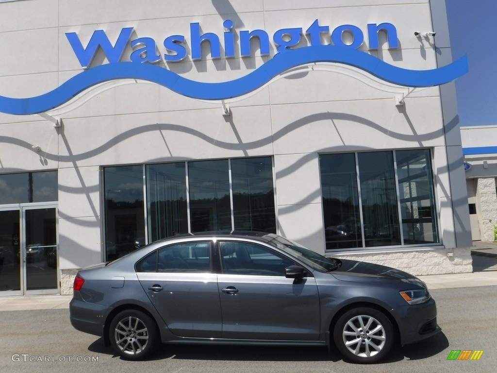 2014 Jetta SE Sedan - Platinum Gray Metallic / Titan Black photo #2