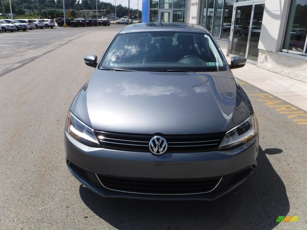 2014 Jetta SE Sedan - Platinum Gray Metallic / Titan Black photo #4