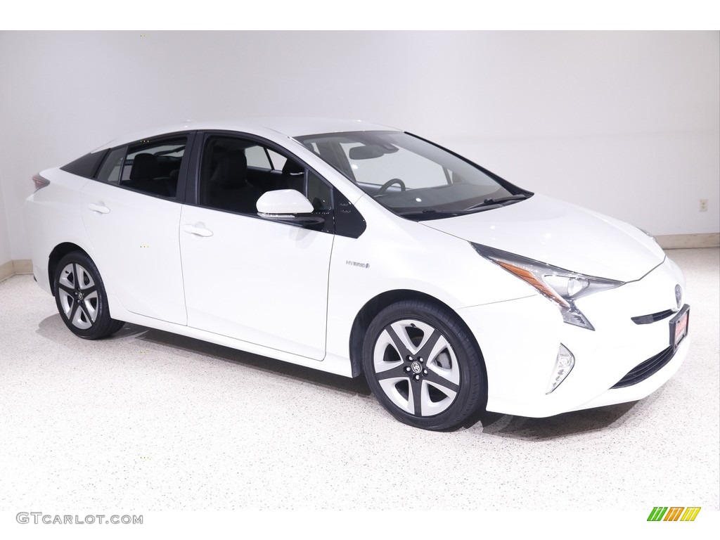 Blizzard White Pearl Toyota Prius