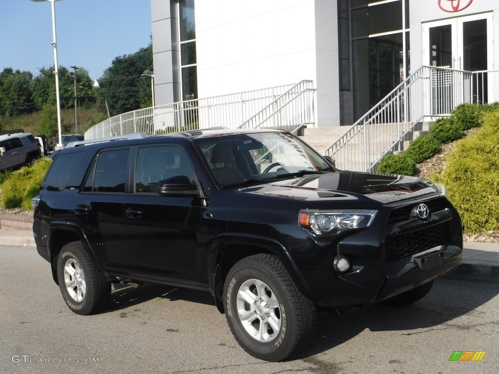 Black Toyota 4Runner