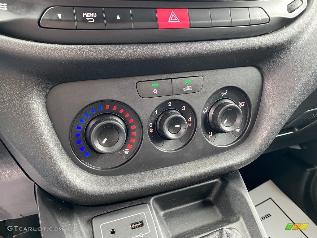 2016 Ram ProMaster City Tradesman Cargo Van Controls Photo #142746472