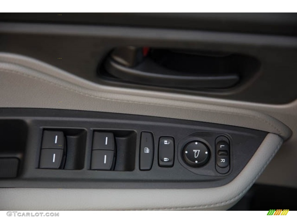 2022 Honda Odyssey EX Controls Photos