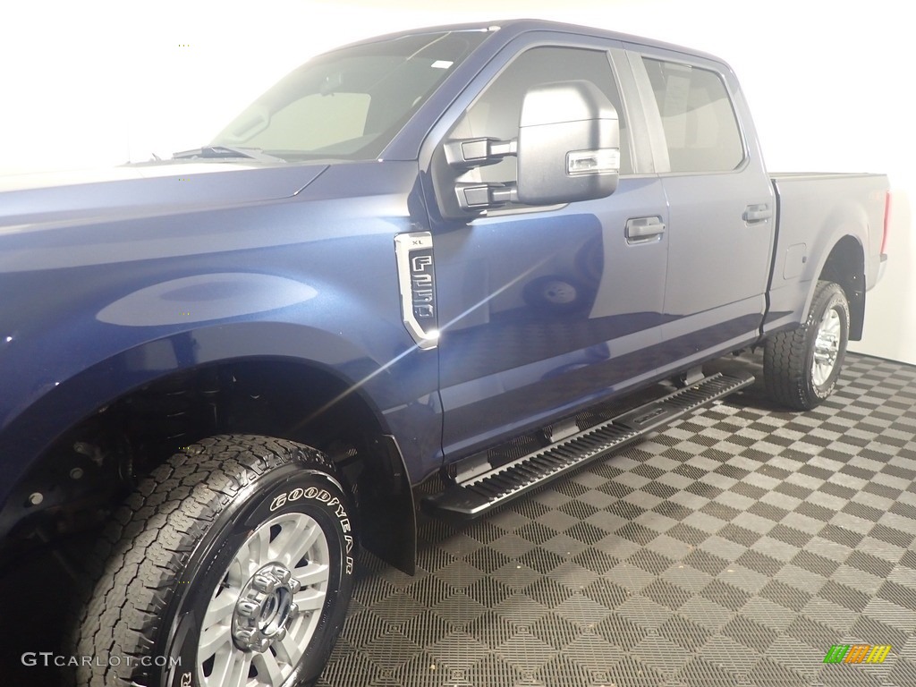 2018 F250 Super Duty XL Crew Cab 4x4 - Blue Jeans / Earth Gray photo #10