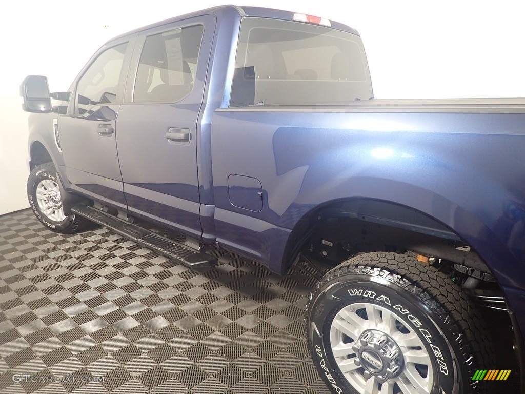 2018 F250 Super Duty XL Crew Cab 4x4 - Blue Jeans / Earth Gray photo #17