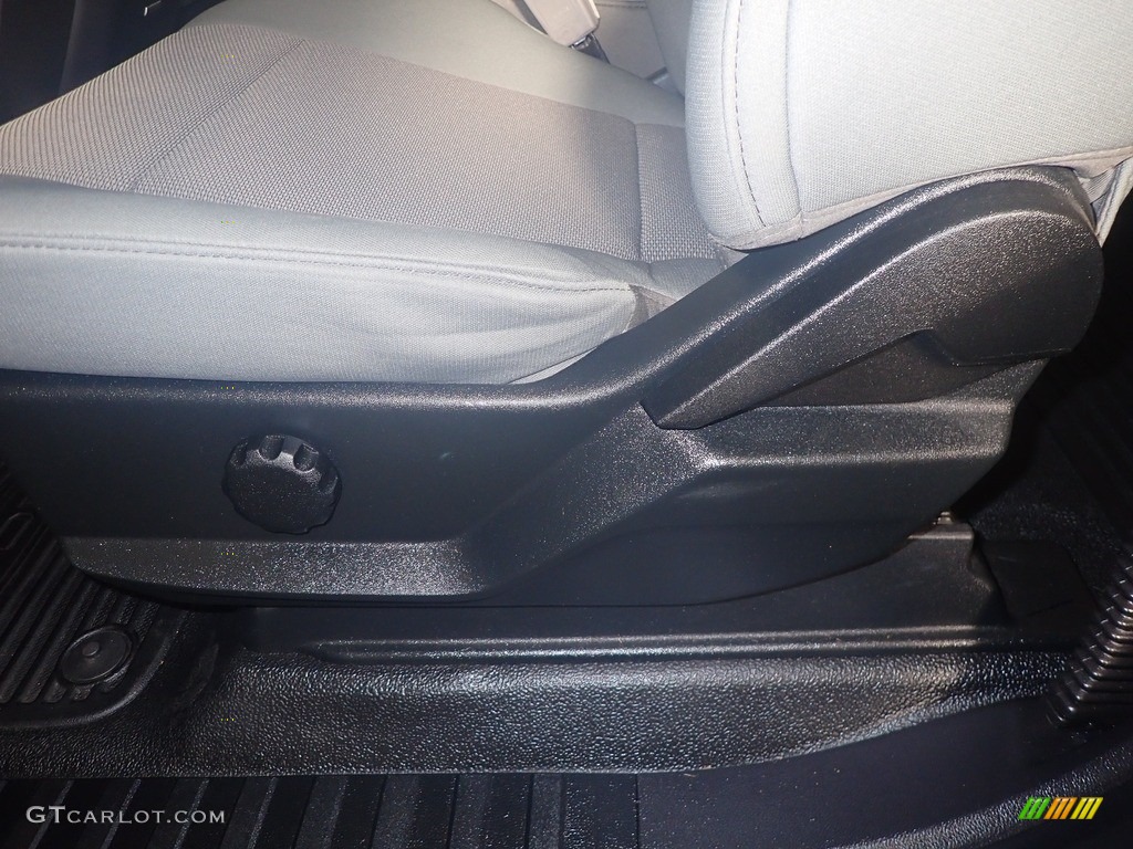 2018 F250 Super Duty XL Crew Cab 4x4 - Blue Jeans / Earth Gray photo #22