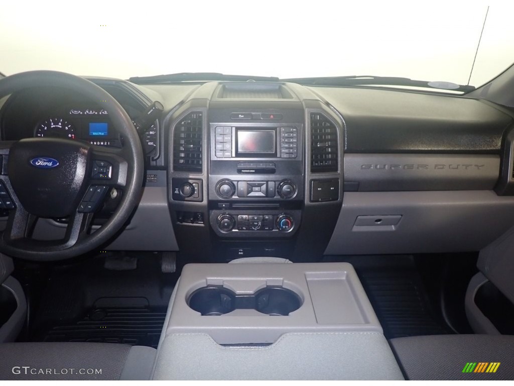 2018 F250 Super Duty XL Crew Cab 4x4 - Blue Jeans / Earth Gray photo #24