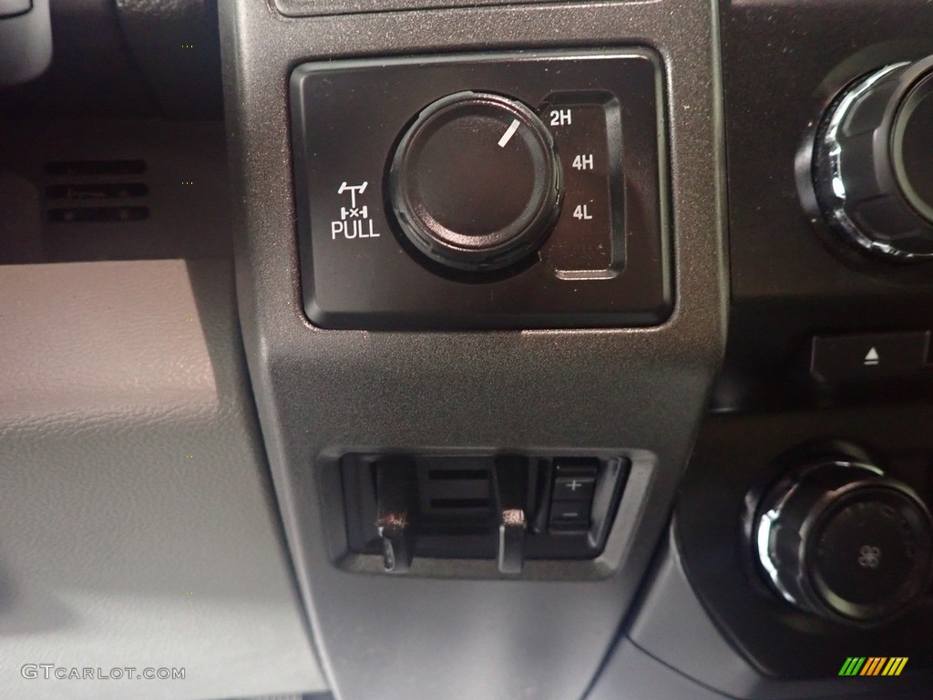2018 F250 Super Duty XL Crew Cab 4x4 - Blue Jeans / Earth Gray photo #31