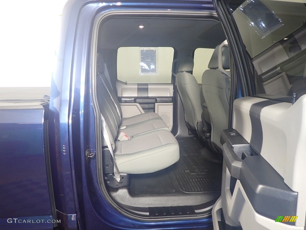 2018 F250 Super Duty XL Crew Cab 4x4 - Blue Jeans / Earth Gray photo #37