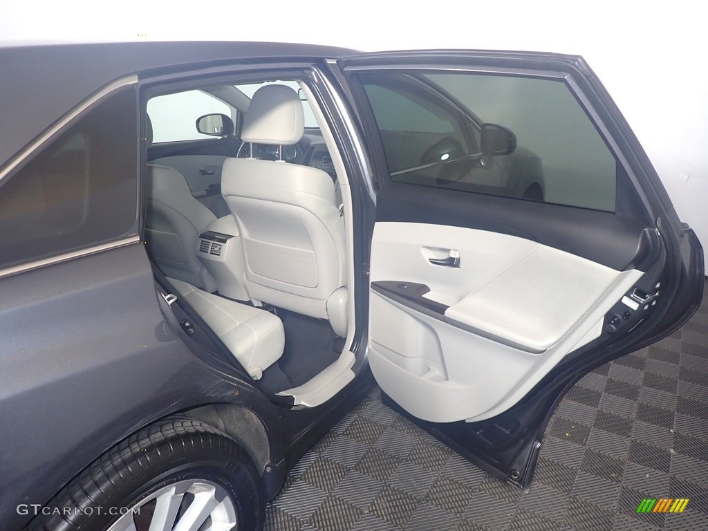 2009 Venza I4 - Magnetic Gray Metallic / Gray photo #35