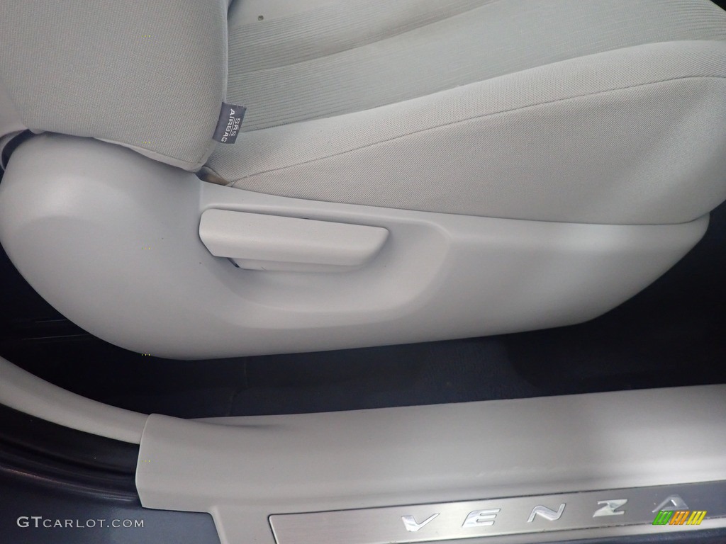 2009 Venza I4 - Magnetic Gray Metallic / Gray photo #39