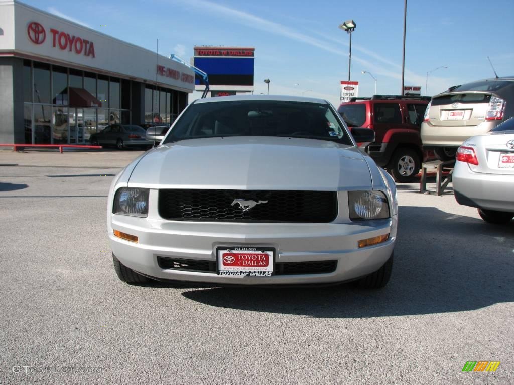 2007 Mustang V6 Deluxe Coupe - Satin Silver Metallic / Light Graphite photo #3