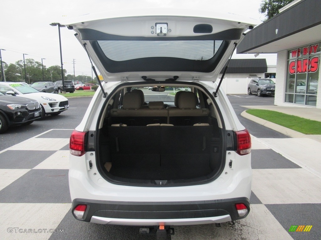 2017 Outlander SEL - Diamond White Pearl / Beige photo #5