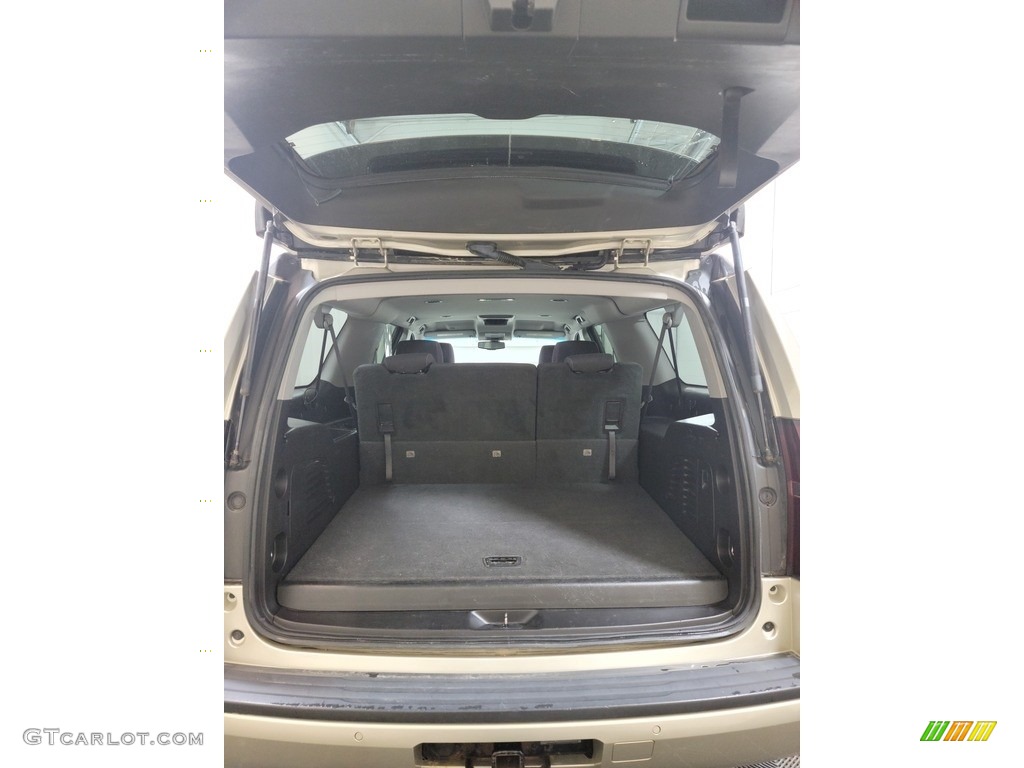 2015 Chevrolet Suburban LS 4WD Trunk Photo #142752519
