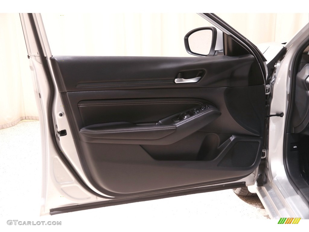 2020 Nissan Altima S AWD Charcoal Door Panel Photo #142752896