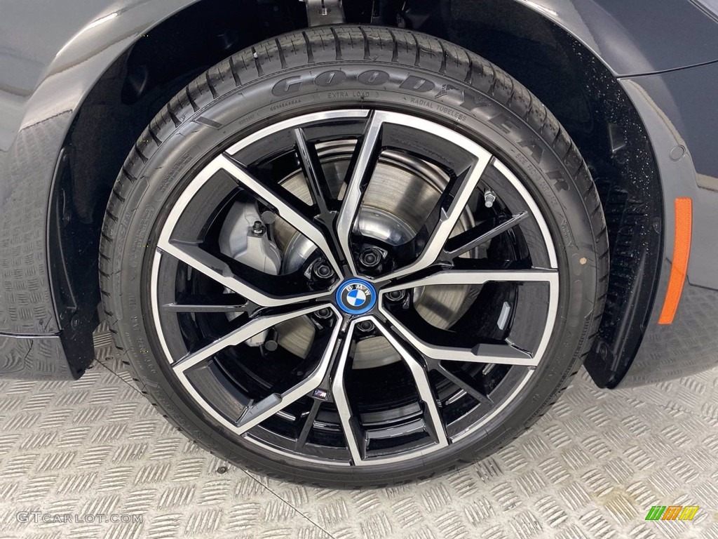 2022 BMW 5 Series 530e Sedan Wheel Photo #142764150