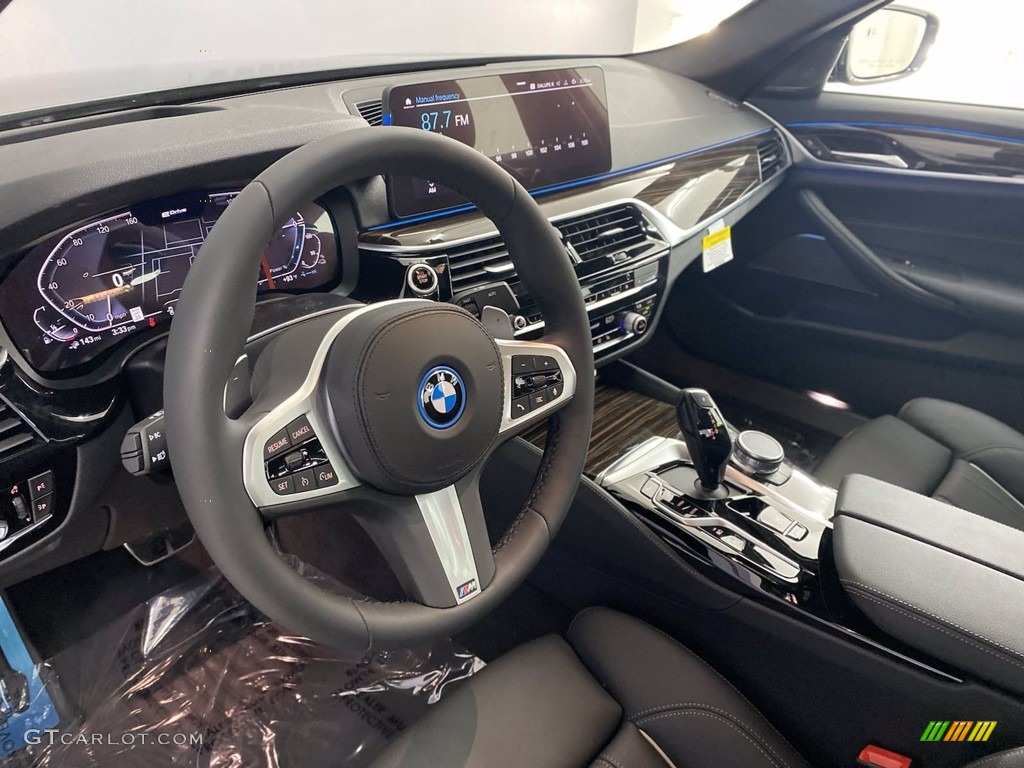2022 BMW 5 Series 530e Sedan Black Dashboard Photo #142764405
