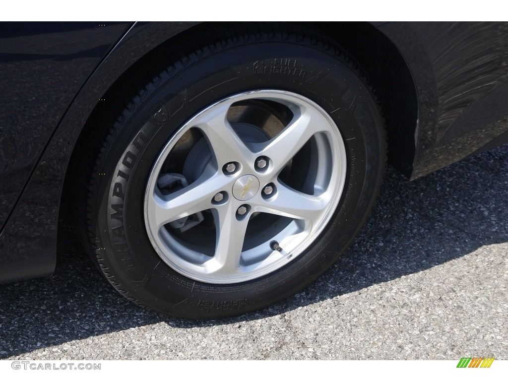2017 Chevrolet Malibu LS Wheel Photos