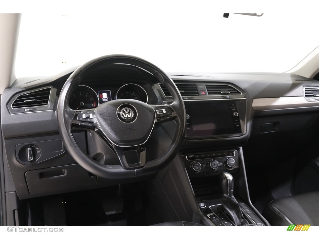 2019 Volkswagen Tiguan SE 4MOTION Titan Black Dashboard Photo #142765671