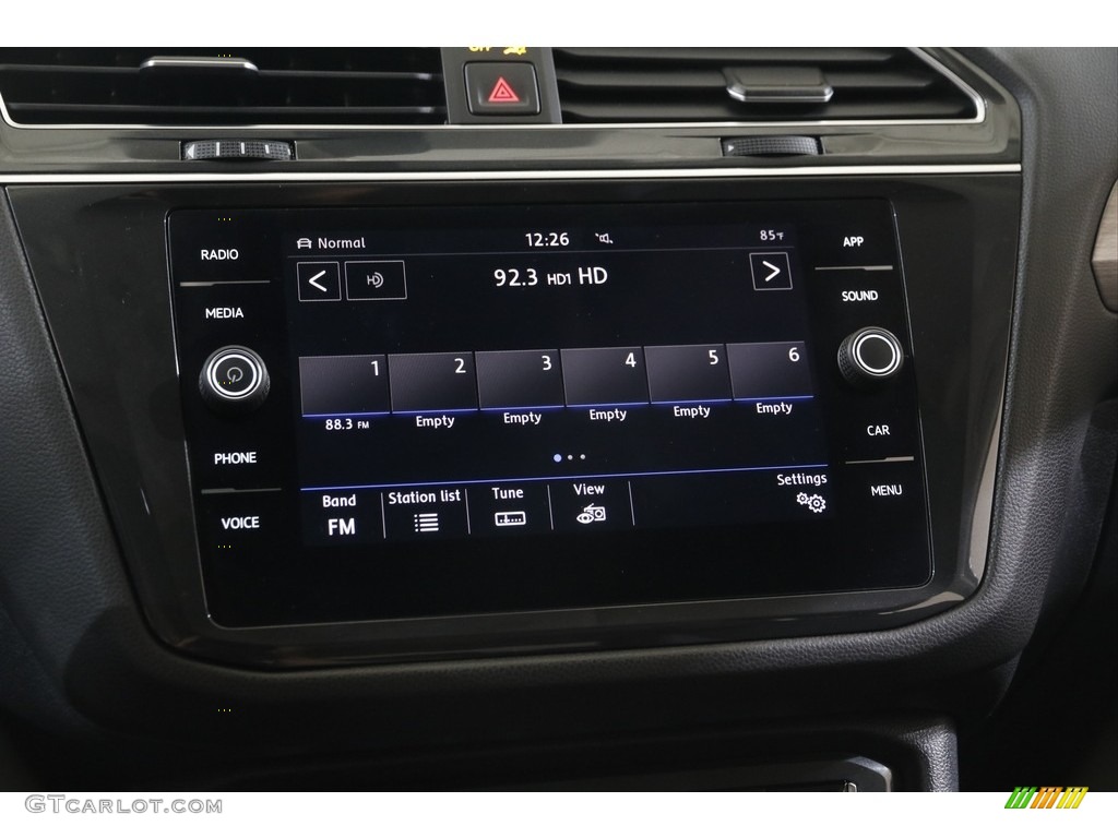 2019 Tiguan SE 4MOTION - Dark Moss Green Metallic / Titan Black photo #10
