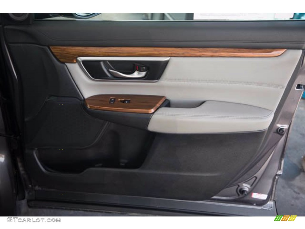 2019 CR-V Touring - Modern Steel Metallic / Gray photo #33