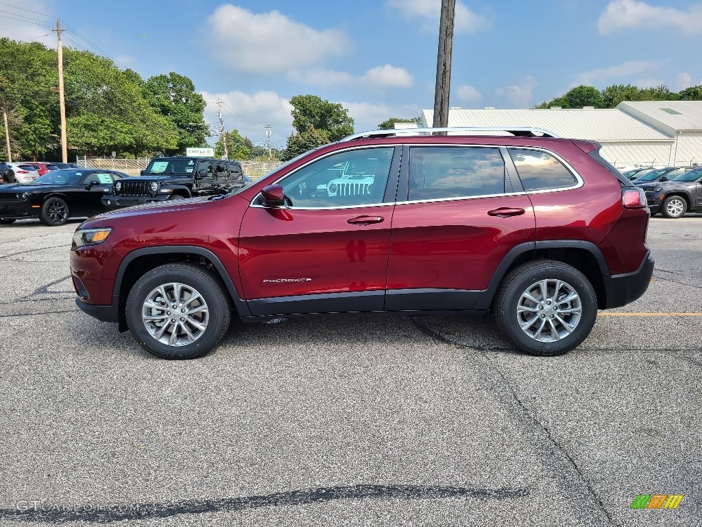 2021 Cherokee Latitude Lux 4x4 - Velvet Red Pearl / Black photo #3