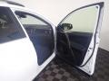 Super White - RAV4 LE Photo No. 38