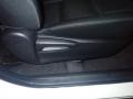 Super White - RAV4 LE Photo No. 40