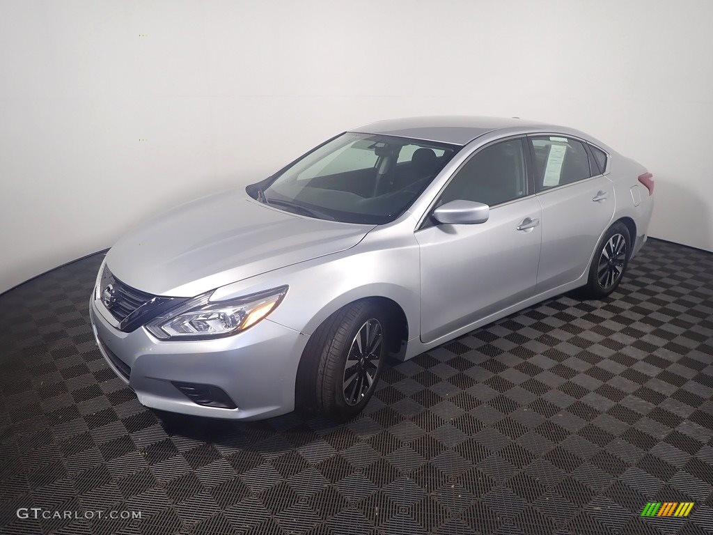 2018 Altima 2.5 SV - Brilliant Silver / Charcoal photo #9