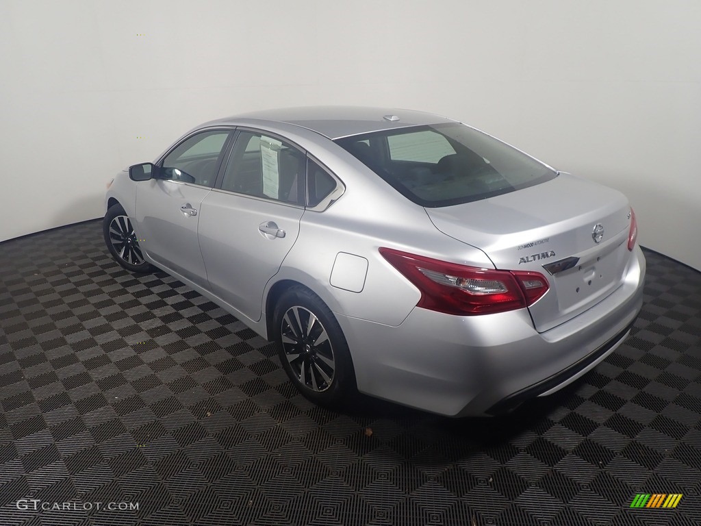 2018 Altima 2.5 SV - Brilliant Silver / Charcoal photo #12