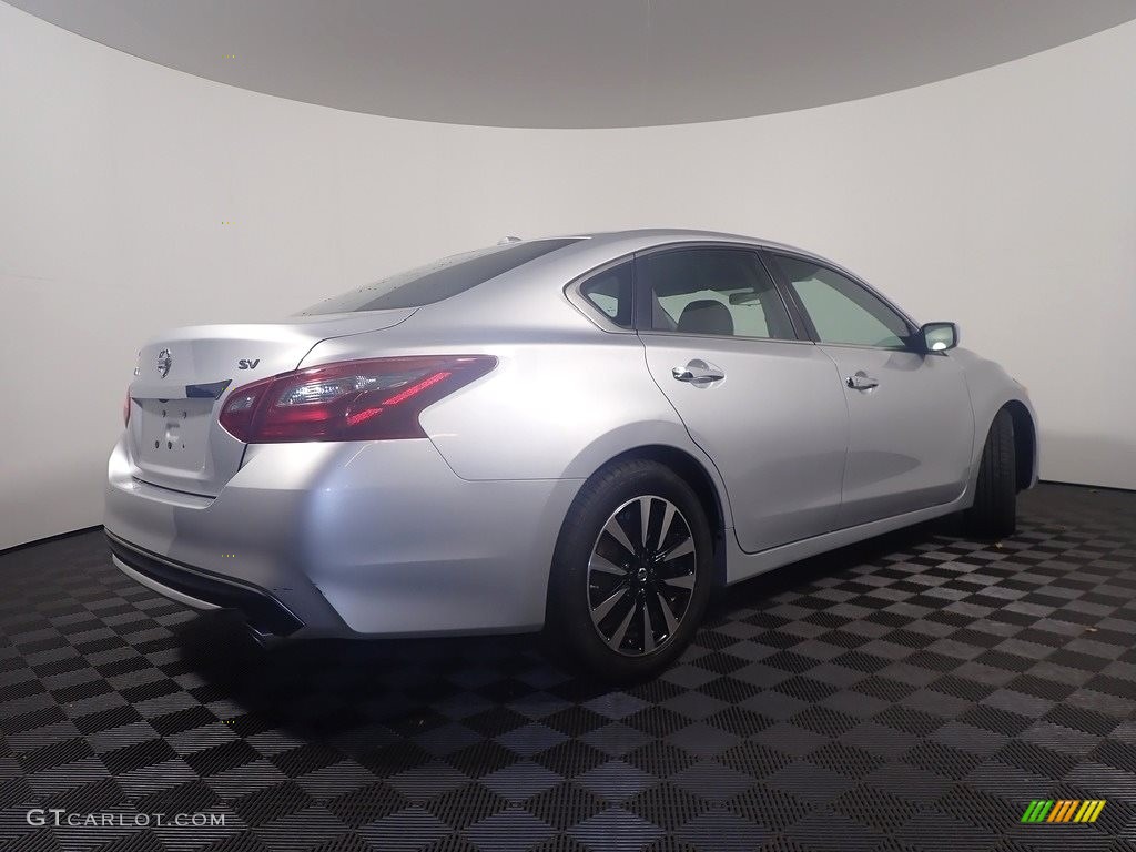 2018 Altima 2.5 SV - Brilliant Silver / Charcoal photo #16