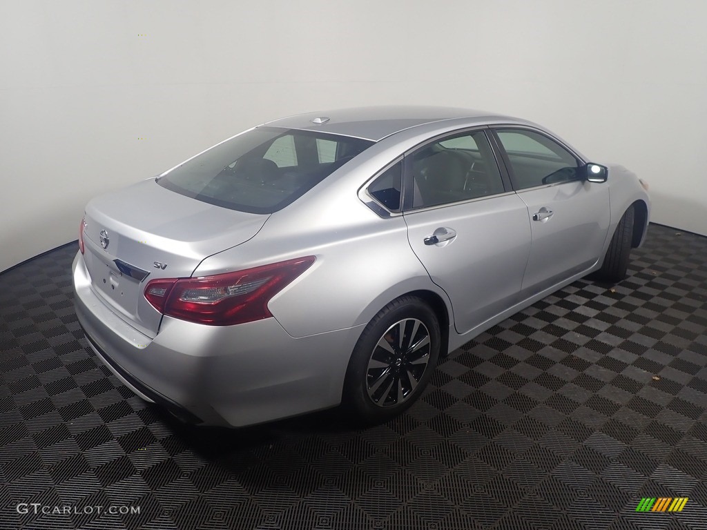 2018 Altima 2.5 SV - Brilliant Silver / Charcoal photo #17