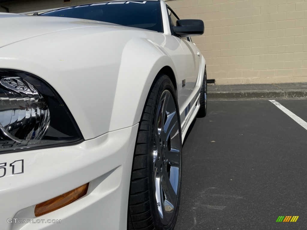 2007 Mustang Saleen S281 Supercharged Coupe - Performance White / Dark Charcoal photo #11
