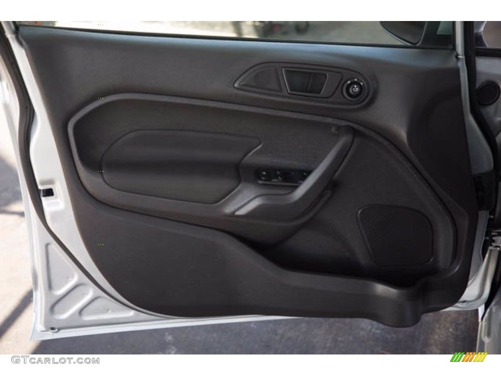2019 Fiesta SE Sedan - Ingot Silver / Charcoal Black photo #30