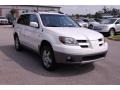 Diamond White Pearl - Outlander XLS Photo No. 1