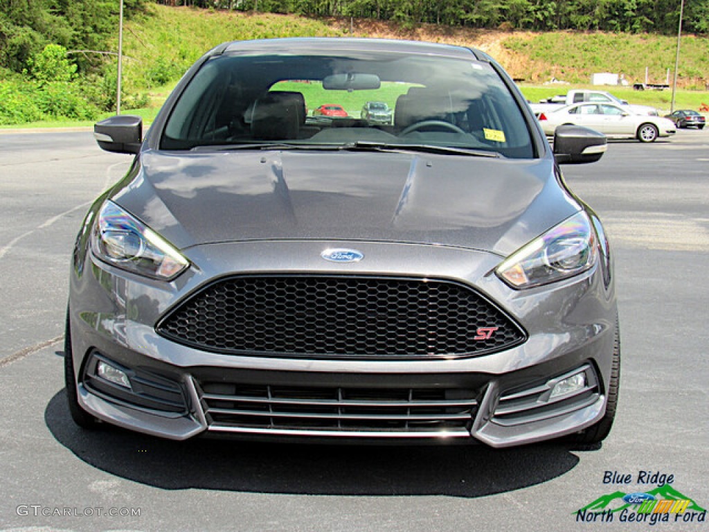 2017 Focus ST Hatch - Magnetic / Charcoal Black Recaro Leather photo #8