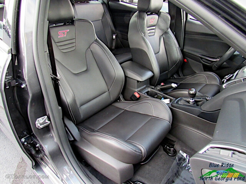 2017 Focus ST Hatch - Magnetic / Charcoal Black Recaro Leather photo #12