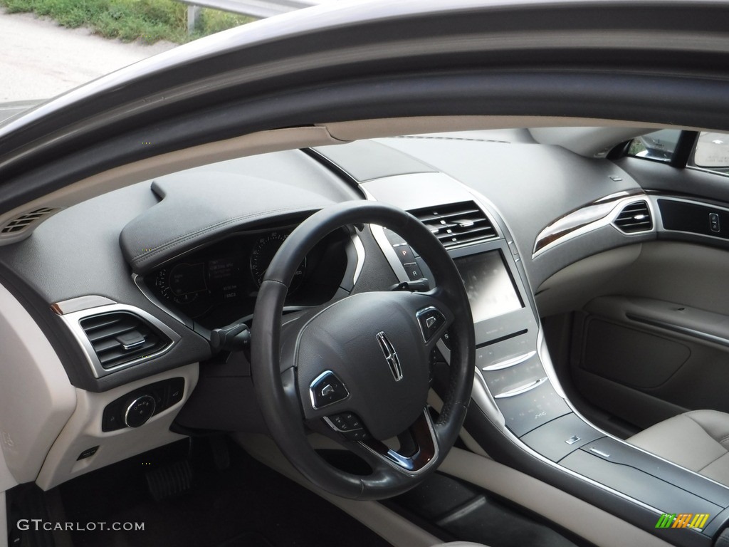 2016 Lincoln MKZ 2.0 Dashboard Photos