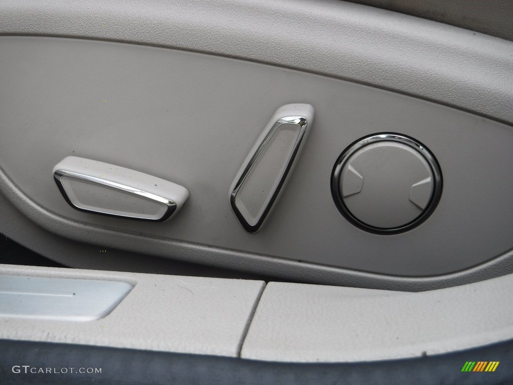 2016 Lincoln MKZ 2.0 Controls Photos