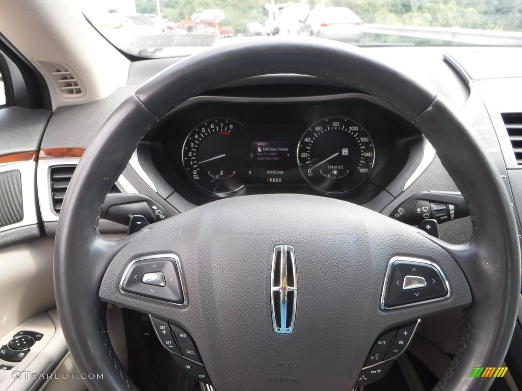 2016 Lincoln MKZ 2.0 Steering Wheel Photos