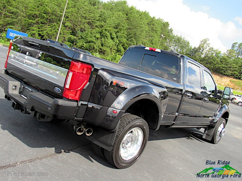 2020 F450 Super Duty Platinum Crew Cab 4x4 - Agate Black / Dark Marsala photo #36