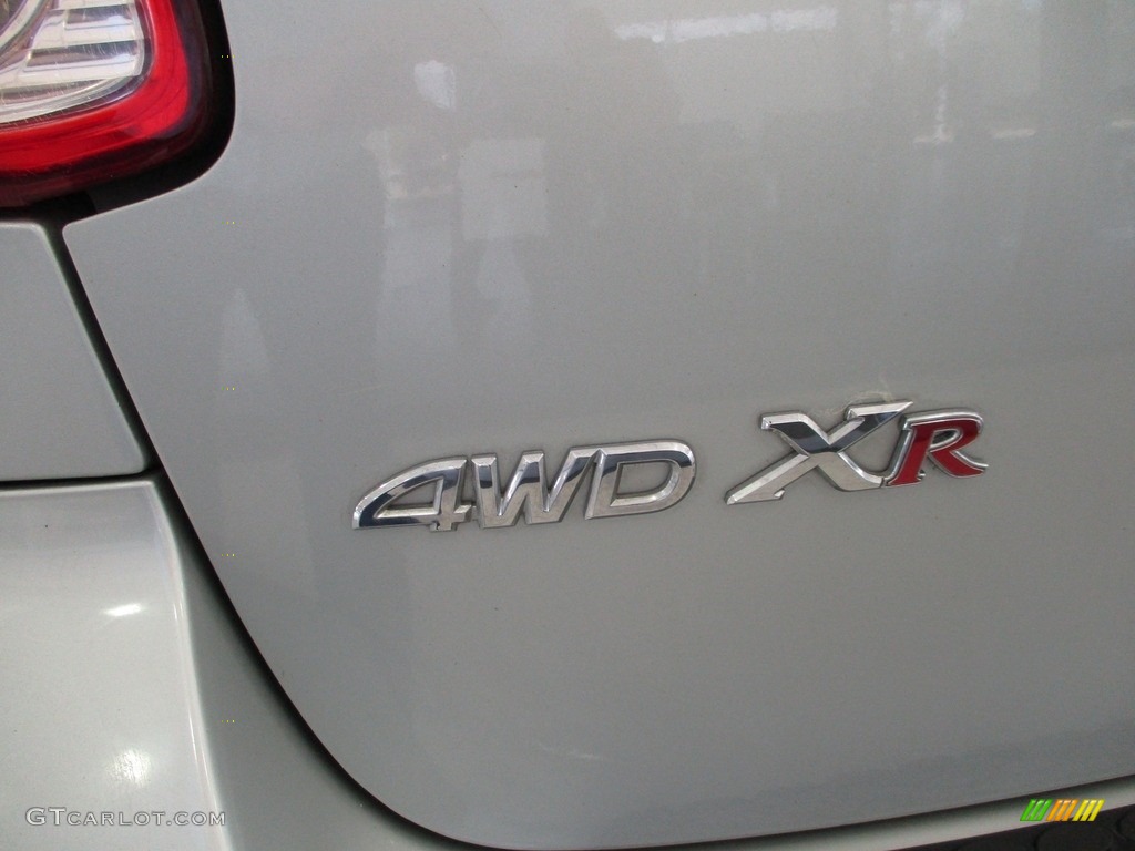 2004 Toyota Matrix XR AWD Marks and Logos Photos