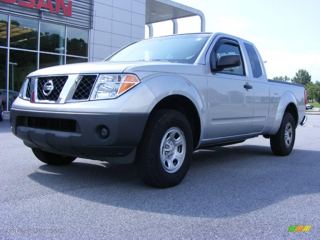 2007 Frontier XE King Cab - Radiant Silver / Steel photo #2