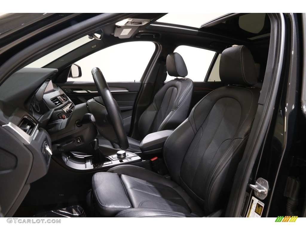 2017 X1 xDrive28i - Black Sapphire Metallic / Black photo #5