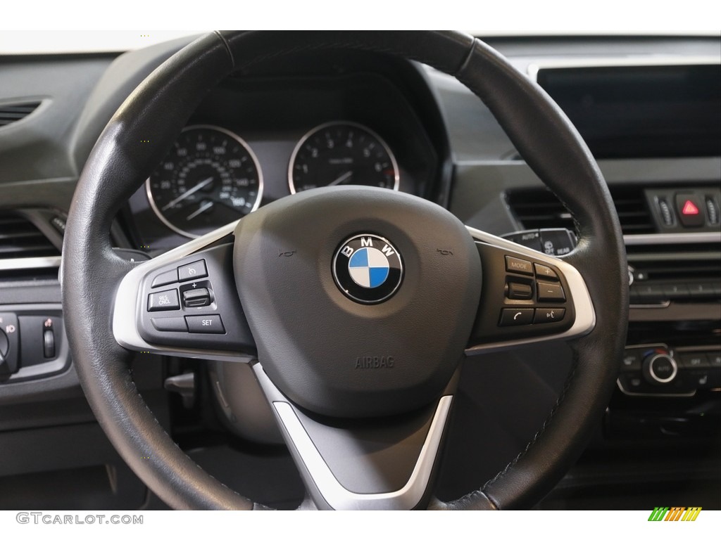 2017 X1 xDrive28i - Black Sapphire Metallic / Black photo #7