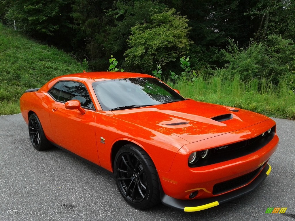 Go Mango 2021 Dodge Challenger R/T Scat Pack Exterior Photo #142796369