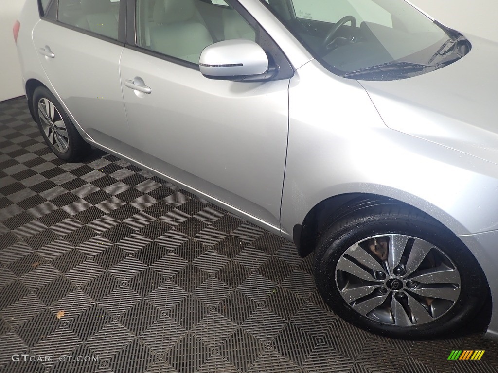 2013 Forte 5-Door EX - Bright Silver / Stone photo #2