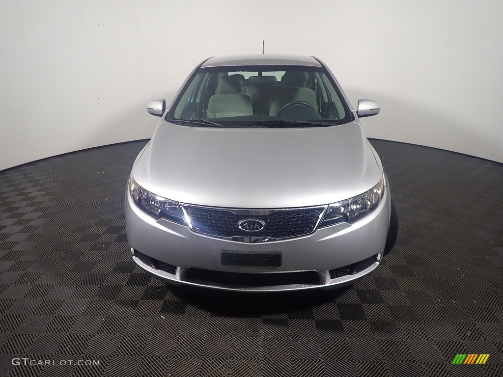2013 Forte 5-Door EX - Bright Silver / Stone photo #3