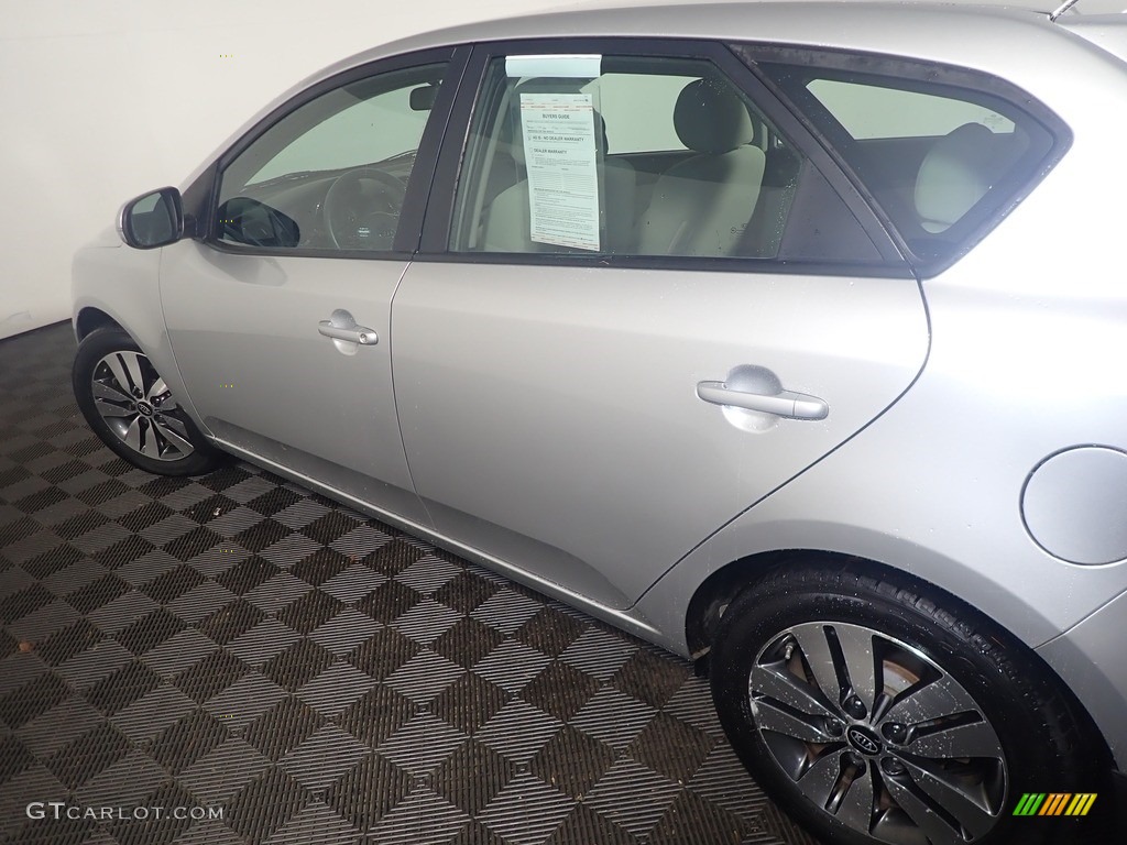 2013 Forte 5-Door EX - Bright Silver / Stone photo #16